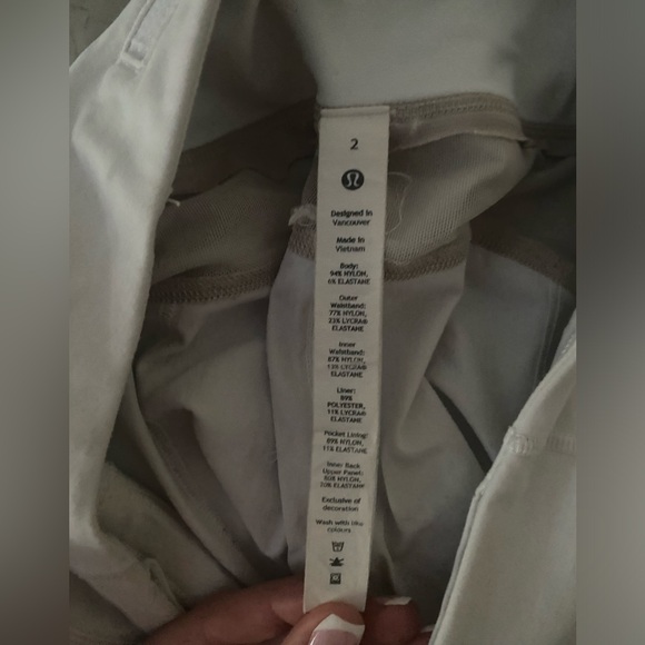 Lululemon Speed Up Shorts Size 2. 4” - Picture 4 of 5